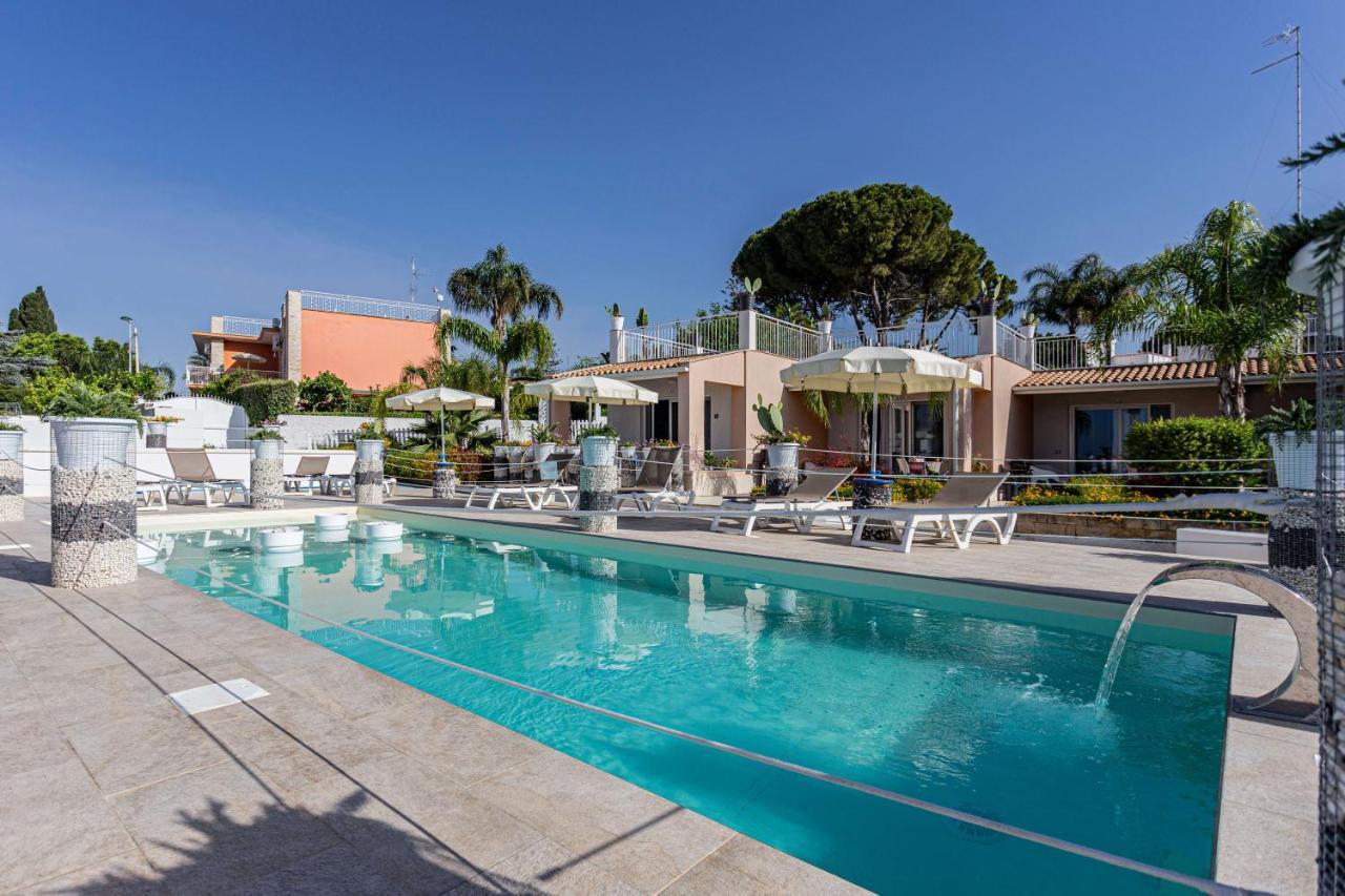 Small Luxury Apartments Pool And Sea View - Stella Del Mare Fontane Bianche Luaran gambar