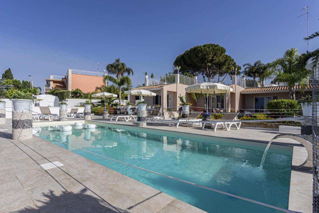 Small Luxury Apartments Pool And Sea View - Stella Del Mare Fontane Bianche Luaran gambar